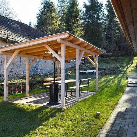 Kiskoertes Vendeghaz Ohuta דירה *