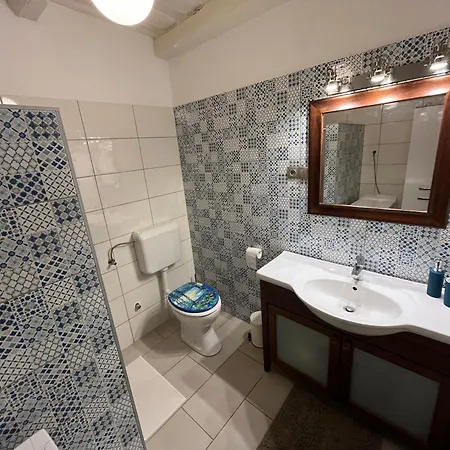 Kiskoertes Vendeghaz Ohuta דירה Háromhuta