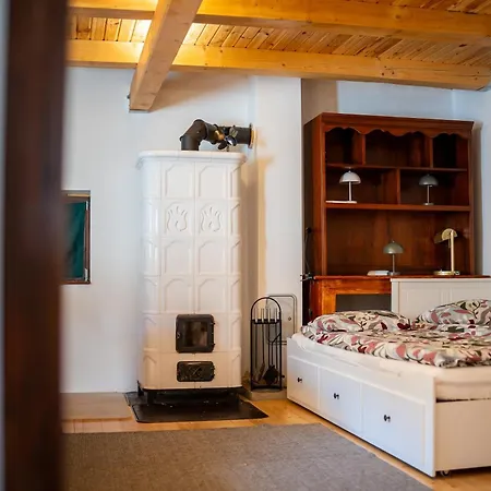 Kiskörtés óhuta Apartamento Háromhuta