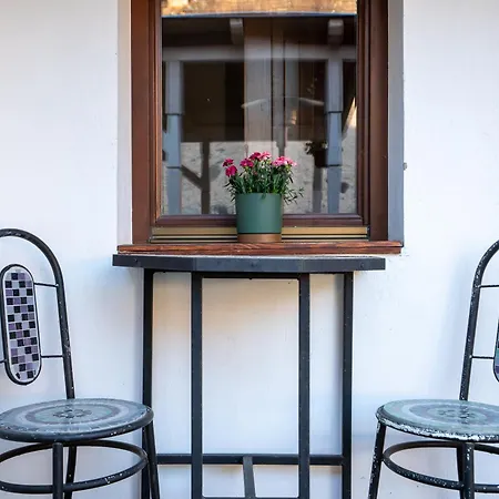 Kiskörtés óhuta Apartamento *